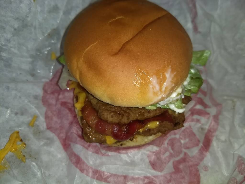 Wendys | restaurant | 10 S West End Blvd, Quakertown, PA 18951, USA | 2155368911 OR +1 215-536-8911