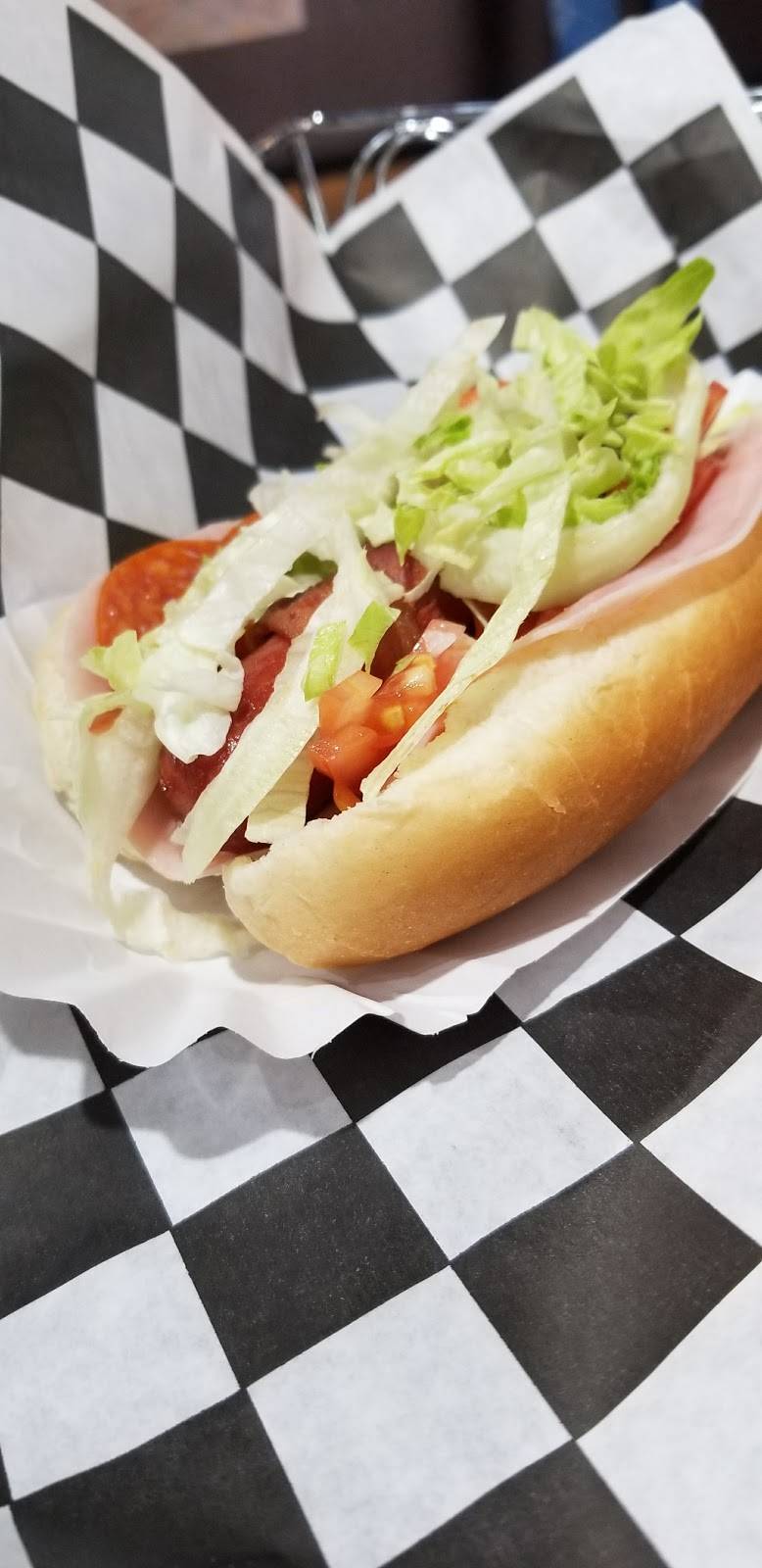Mad Dogs Kutztown | restaurant | 100 N Constitution Blvd, Kutztown, PA 19530, USA | 4846482808 OR +1 484-648-2808