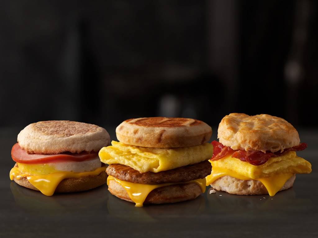McDonalds | cafe | 6990 W Sundust Rd, Chandler, AZ 85226, USA | 5207962230 OR +1 520-796-2230