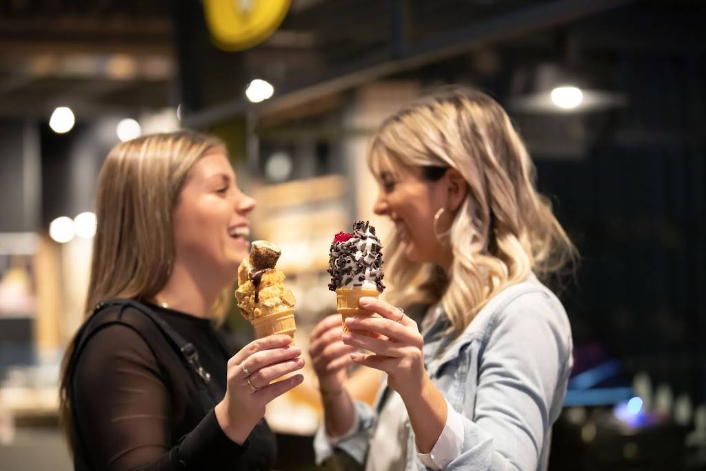 La Bûche Glacée | restaurant | 5401 Boulevard des Galeries, Québec, QC G2K 1N4, Canada | 4186233037 OR +1 418-623-3037