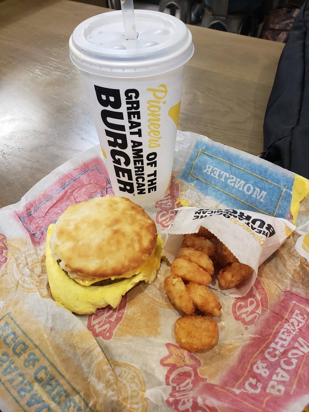 Carls Jr. | restaurant | 18601 Airport Way #2061, Santa Ana, CA 92707, USA | 9497249144 OR +1 949-724-9144