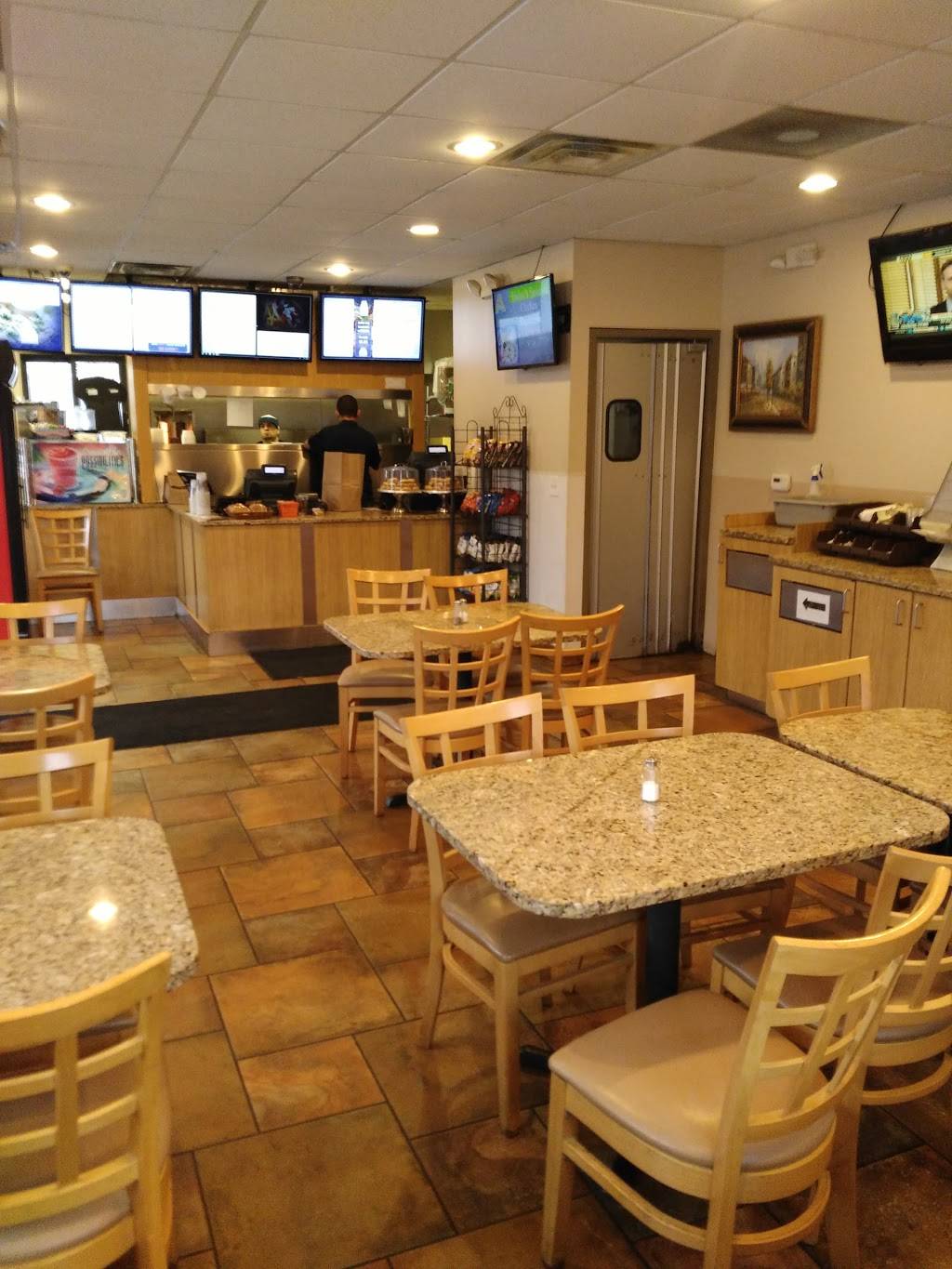 Ahmos Gyros & Deli | restaurant | 2505 Dexter Ann Arbor Road, Ann Arbor, MI 48103, USA | 7349984445 OR +1 734-998-4445