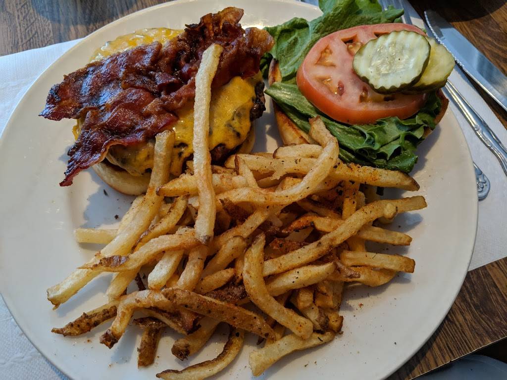 Upstairs Restaurant | restaurant | 4500 Mahoning Ave, Youngstown, OH 44515, USA | 3307935577 OR +1 330-793-5577