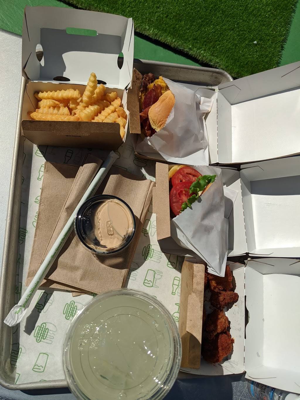 Shake Shack | restaurant | 106 Arsenal Yards Blvd, Watertown, MA 02472, USA | 6175054716 OR +1 617-505-4716