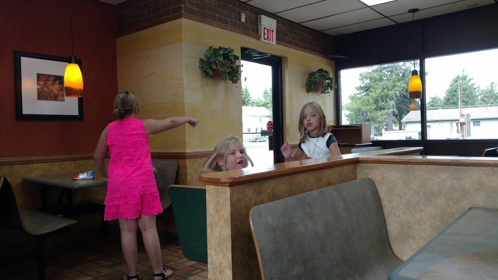 Subway | restaurant | 137 E Main St, Crestline, OH 44827, USA | 4196834550 OR +1 419-683-4550