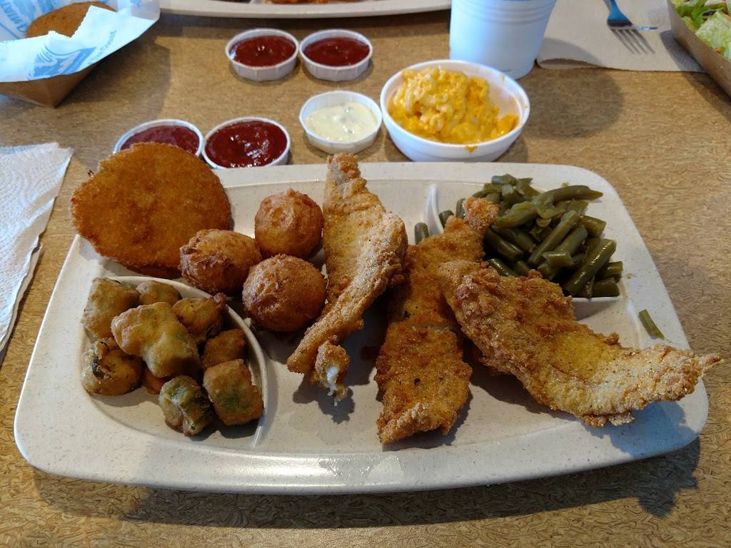 Captain Ds | restaurant | 2514 S French Ave, Sanford, FL 32771, USA | 4073233410 OR +1 407-323-3410