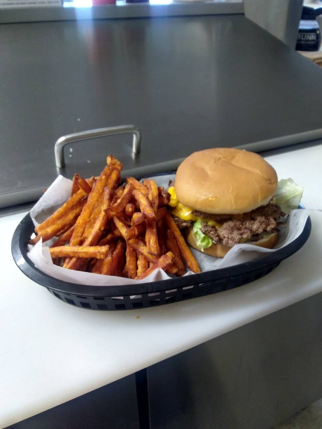 Crossroads Diner | restaurant | 819 U.S. 51 South, Troy, TN 38260, USA | 7316240624 OR +1 731-624-0624