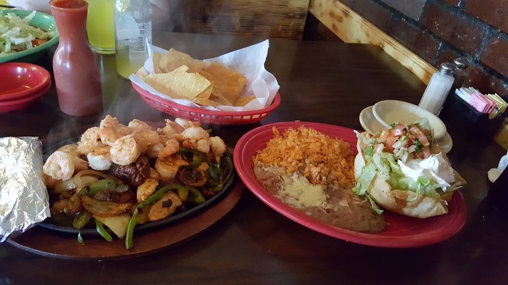 La Loma | restaurant | 235 E Main St #370, Hendersonville, TN 37075, USA | 6152645575 OR +1 615-264-5575
