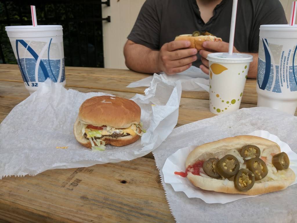 Tellico Beach Drive In | restaurant | 1801 Cherohala Skyway, Tellico Plains, TN 37385, USA | 4232532606 OR +1 423-253-2606