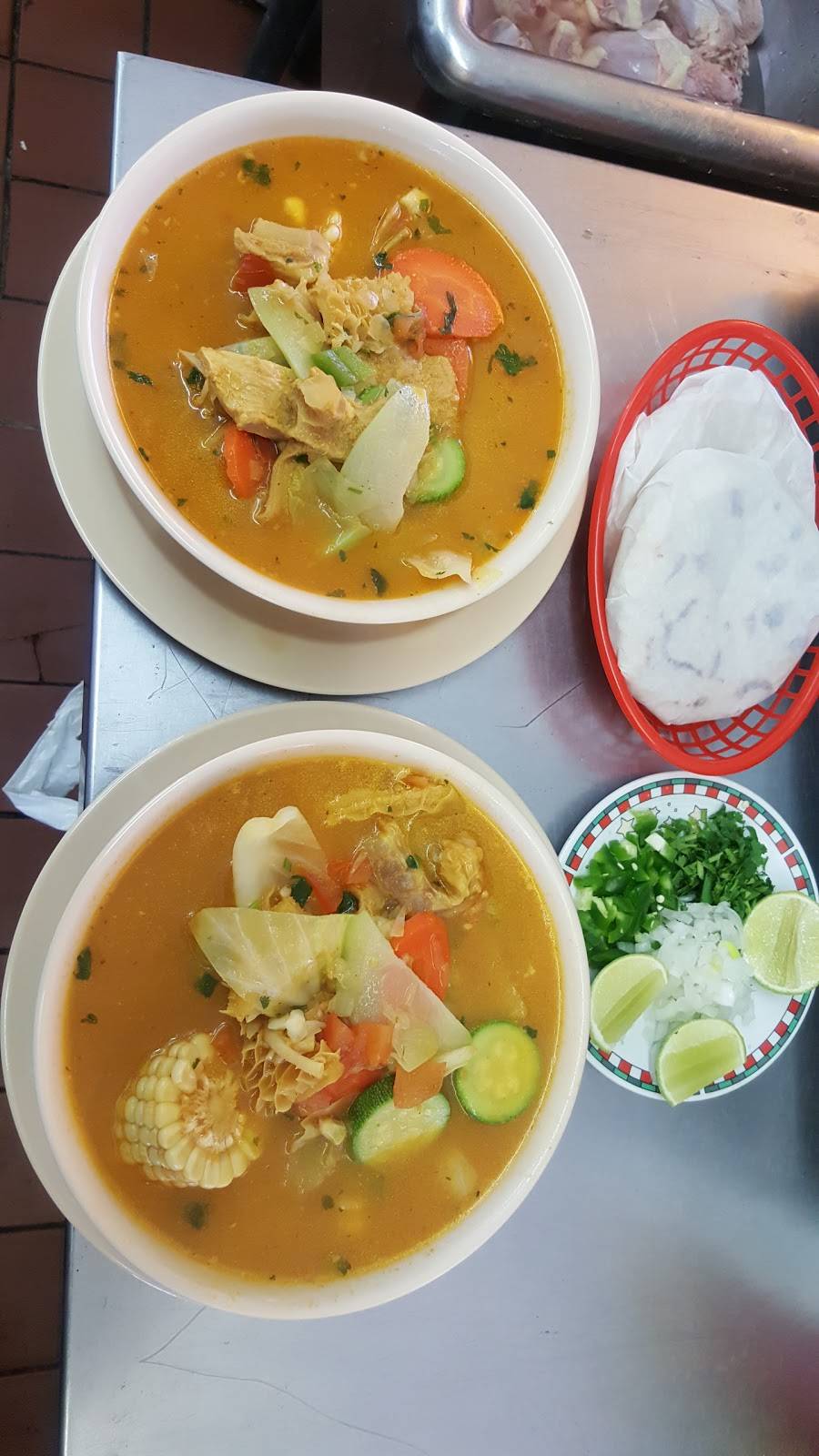 El Savoy Restaurant | restaurant | 2004, 2439 James M Wood Blvd, Los Angeles, CA 90006, USA | 2138417261 OR +1 213-841-7261