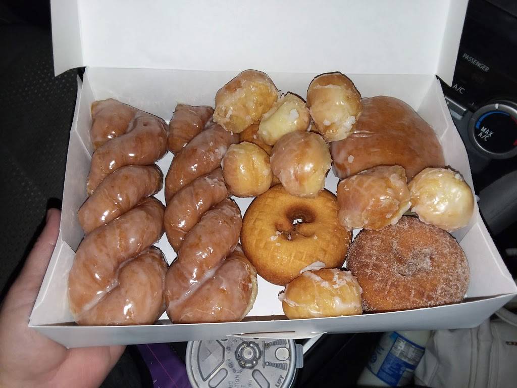 Snowflake Donuts 1 | restaurant | 6631 Durango Creek Dr, Magnolia, TX 77354, USA | 8329342070 OR +1 832-934-2070