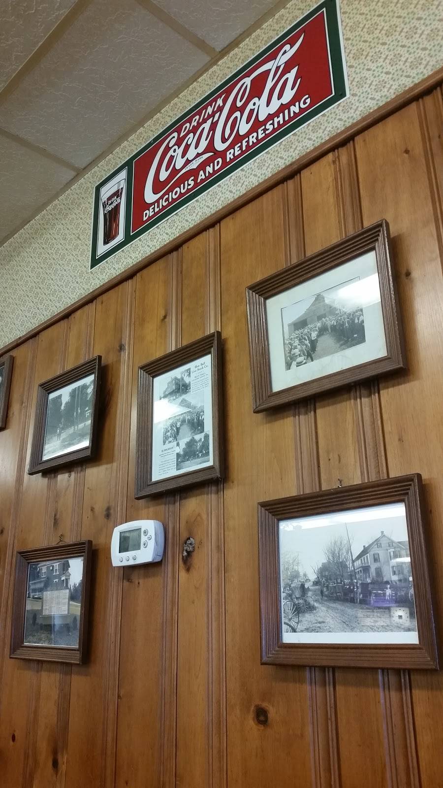 Town Hall Restaurant | restaurant | 4315 Division Hwy, East Earl, PA 17519, USA | 7173544056 OR +1 717-354-4056