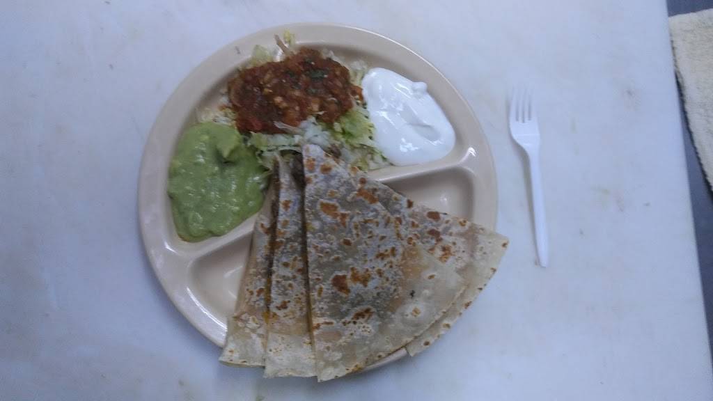 Zamora Albertos Mexican Food | restaurant | 13187 Main St C, Hesperia, CA 92345, USA | 7609481178 OR +1 760-948-1178