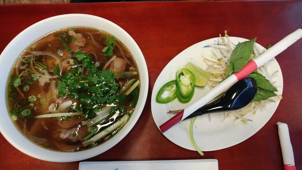 Pho 515 | restaurant | 801 University Ave, Des Moines, IA 50314, USA | 5152432434 OR +1 515-243-2434