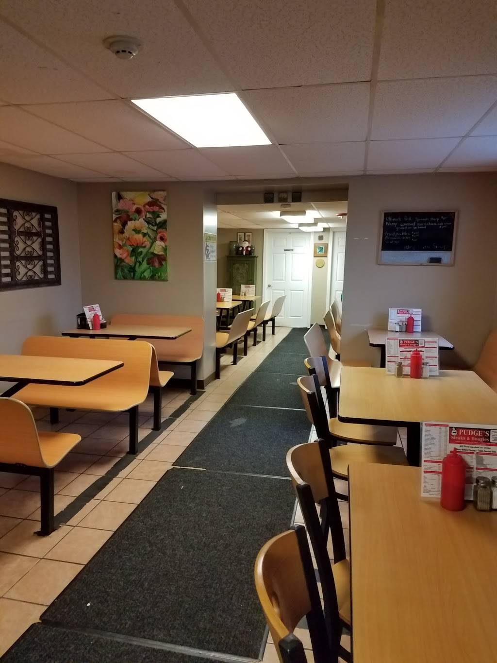 Pudges | restaurant | 1555 Sumneytown Pike, Lansdale, PA 19446, USA | 2672634968 OR +1 267-263-4968