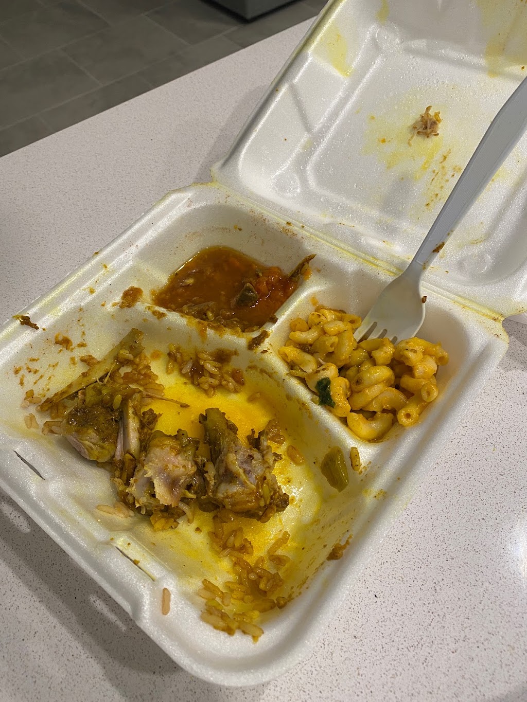 Trays Cookout | restaurant | 10401 US-441 Suite 82, Leesburg, FL 34788, USA | 3525301346 OR +1 352-530-1346