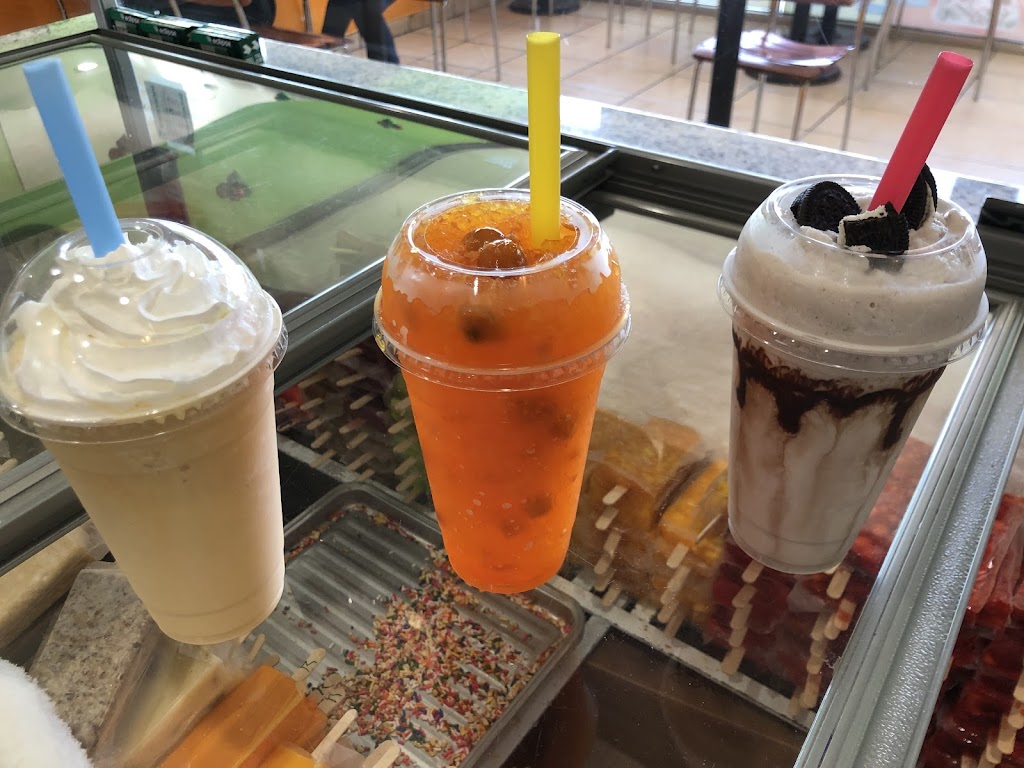 Monarca Ice Cream & Crepes | restaurant | 1719 Wilson Rd, Bakersfield, CA 93304, USA | 6613977926 OR +1 661-397-7926