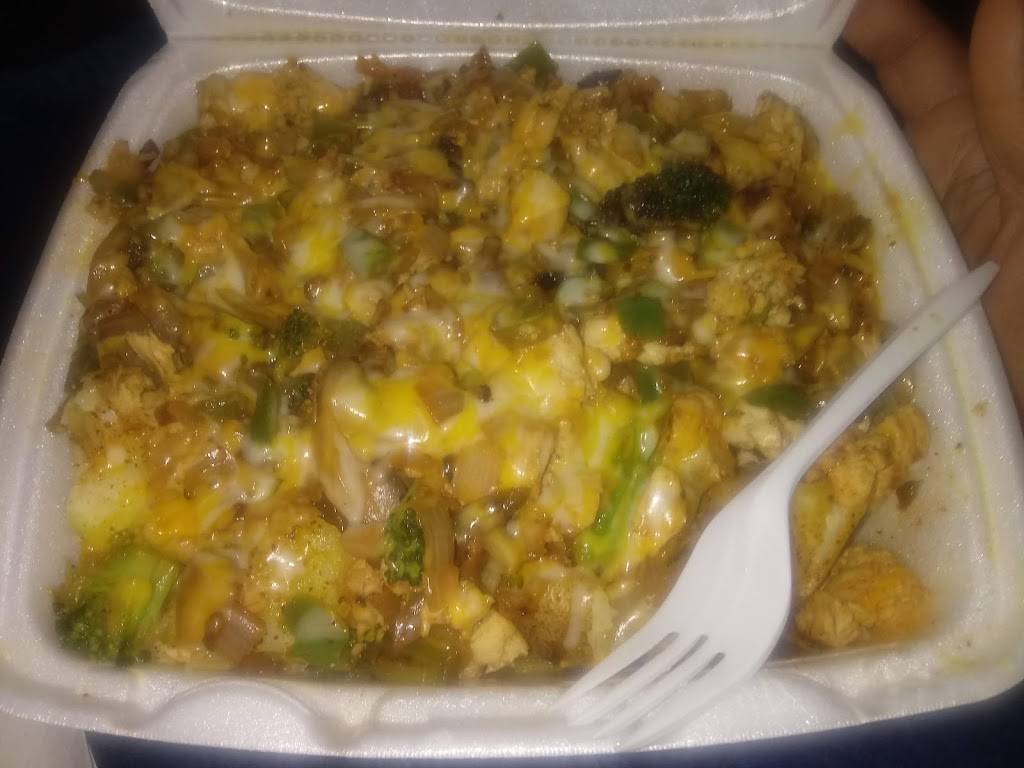 Sharks Fish & chicken Grill | restaurant | 5053 W Division St, Chicago, IL 60651, USA | 7734172451 OR +1 773-417-2451