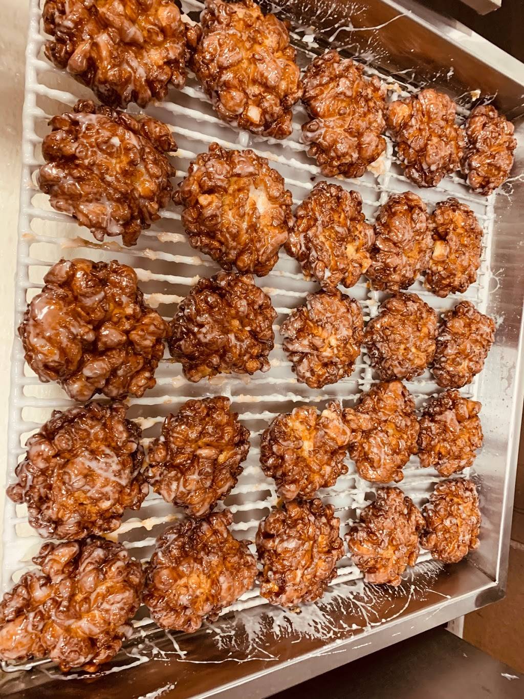 Snowflakes Donuts | restaurant | 203 N Main St, Hutchins, TX 75141, USA | 9722250808 OR +1 972-225-0808