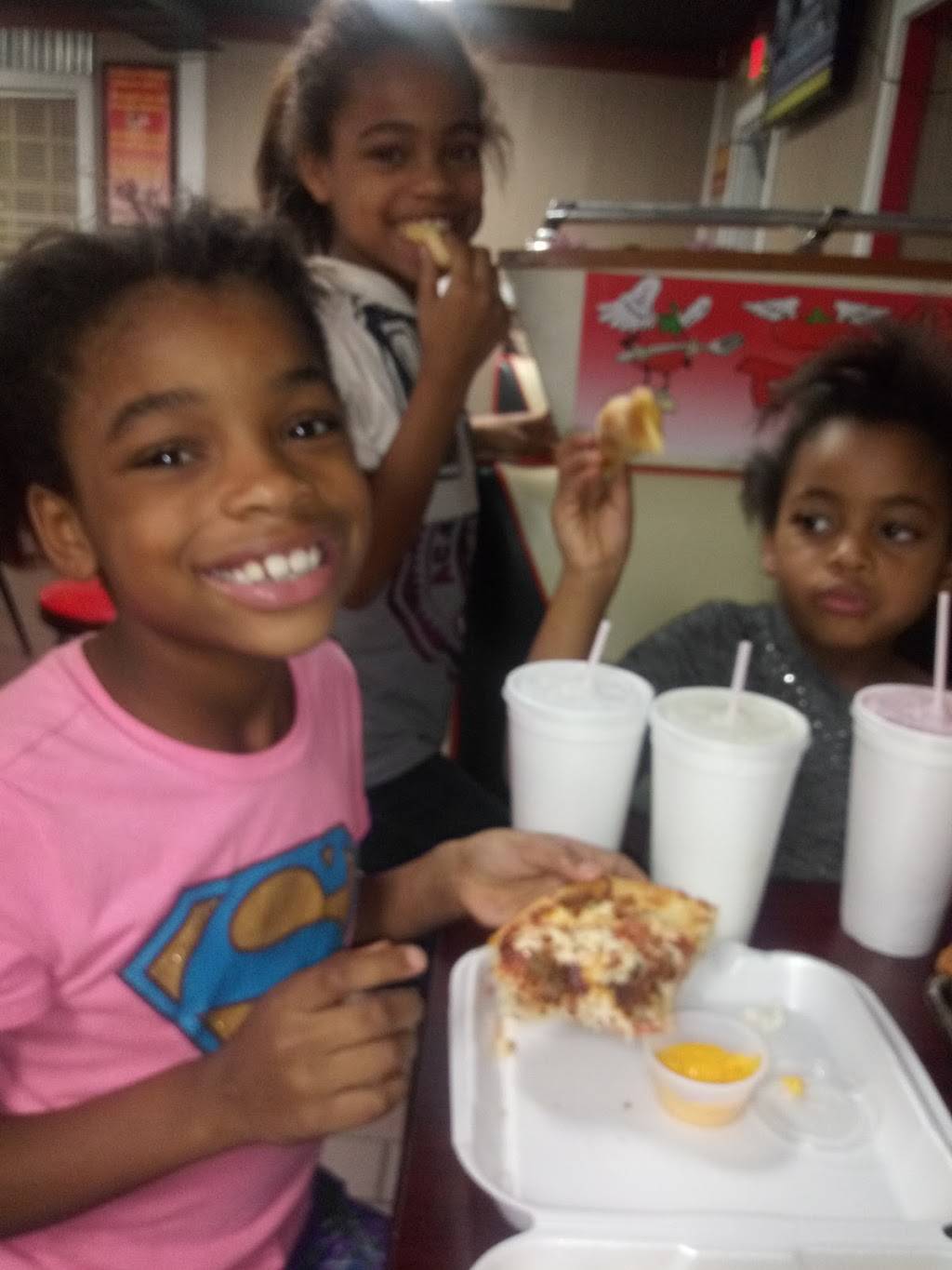 Garcias Pizza in a Pan | restaurant | 701 W Eldorado St, Decatur, IL 62523, USA | 2174241800 OR +1 217-424-1800