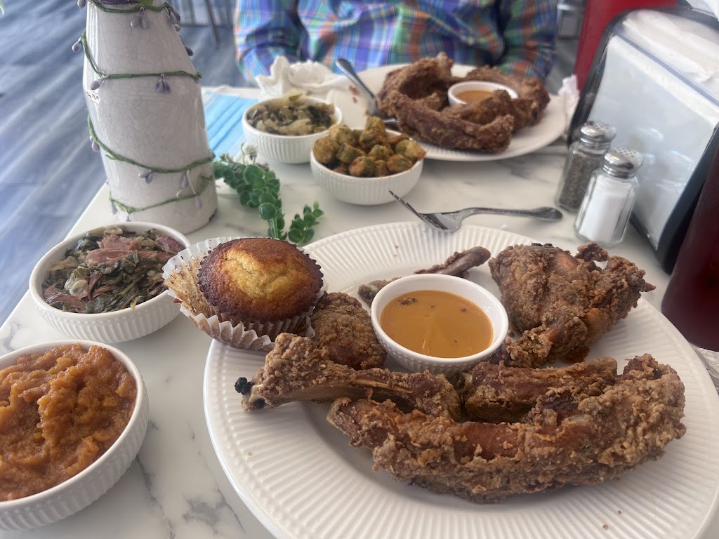 Auntie Pricee Soul Food | restaurant | 42677 US-27, Davenport, FL 33837, USA | 8635476004 OR +1 863-547-6004