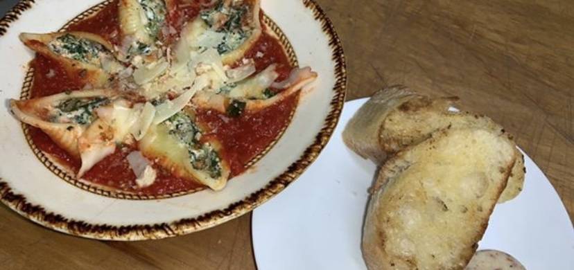 City Limits Steakhouse | restaurant | 670 U.S.highway 1 50 East, Galesburg, IL 61401, USA | 3194571437 OR +1 319-457-1437