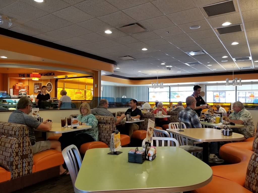 Village Inn | restaurant | 10155 Bay Pines Blvd, St. Petersburg, FL 33708, USA | 7273175700 OR +1 727-317-5700