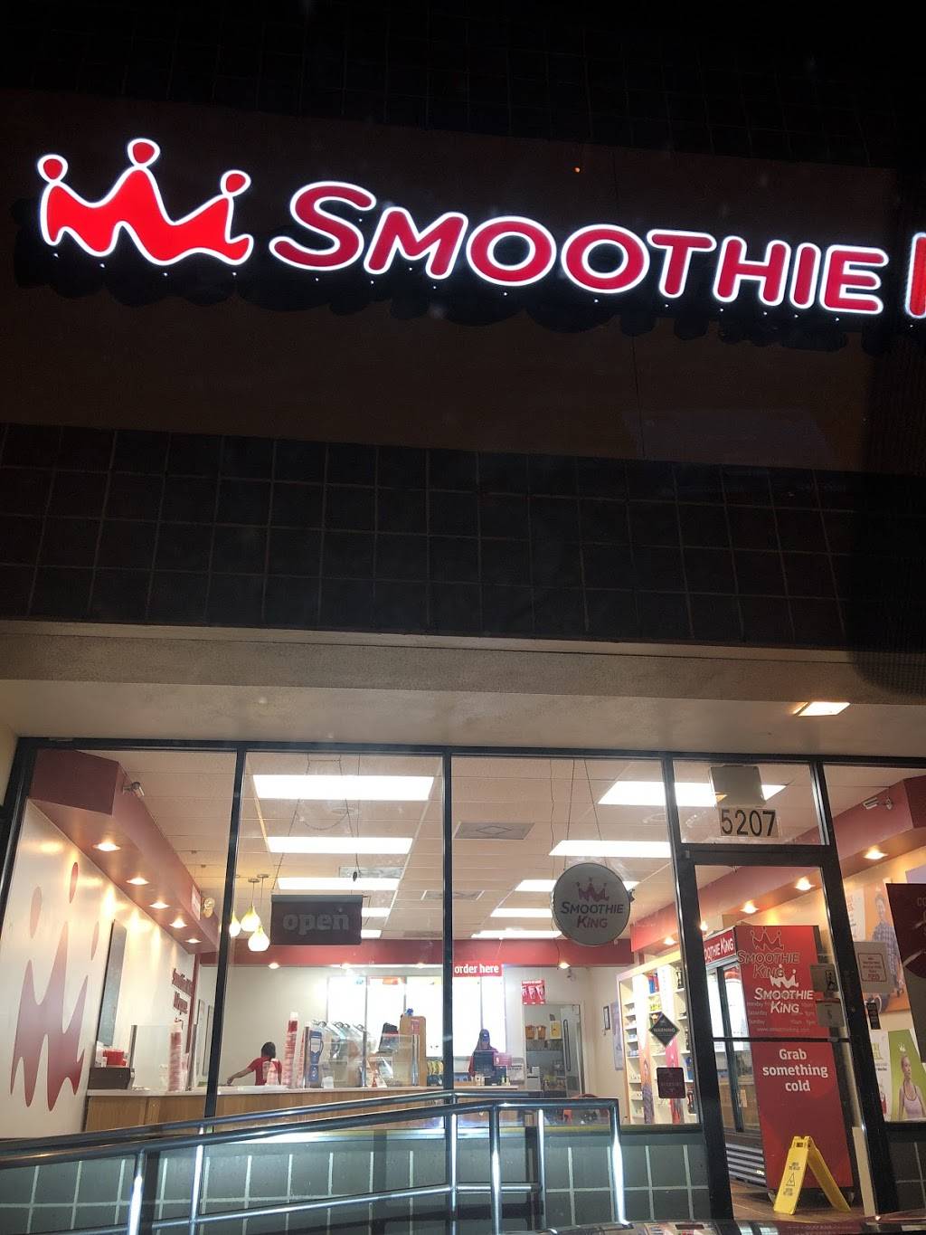 Smoothie King | restaurant | 5207 E Fowler Ave, Temple Terrace, FL 33617, USA | 8139853888 OR +1 813-985-3888