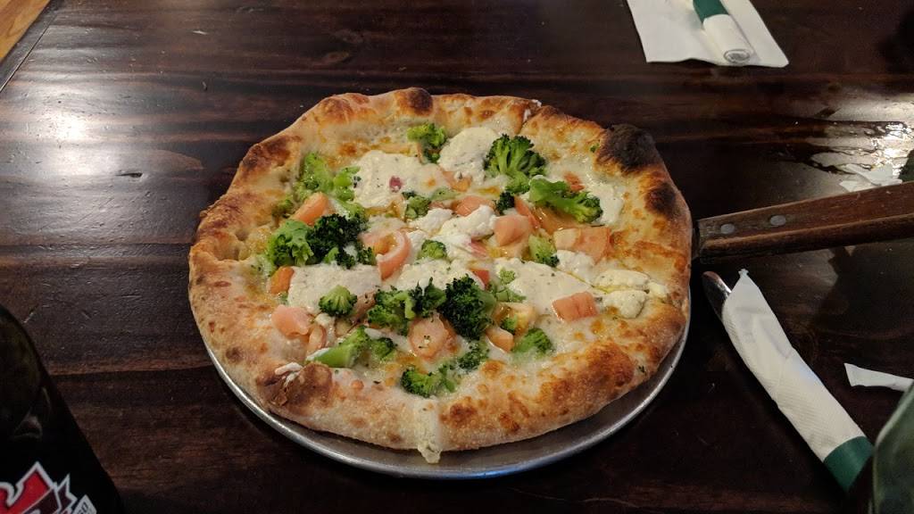 Mollies Mason Jar & 9 North Wood Fired Pizza | restaurant | 13 Park Ave, Hadley, NY 12835, USA | 5186962020 OR +1 518-696-2020