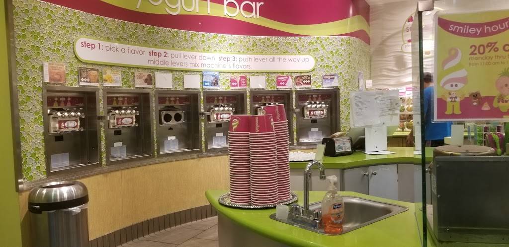 Menchies Frozen Yogurt | bakery | 20968 Ventura Blvd, Woodland Hills, CA 91364, USA | 8188871777 OR +1 818-887-1777