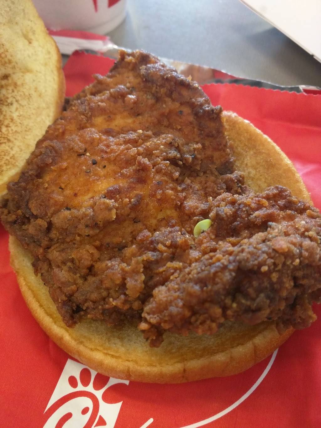 Chick-fil-A | restaurant | 5240 E Southport Rd, Indianapolis, IN 46237, USA | 3177807477 OR +1 317-780-7477