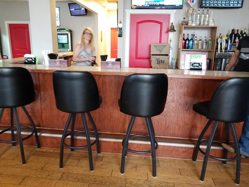 Trojan Tavern | restaurant | 167 Main St, Springfield, NE 68059, USA | 4022532333 OR +1 402-253-2333