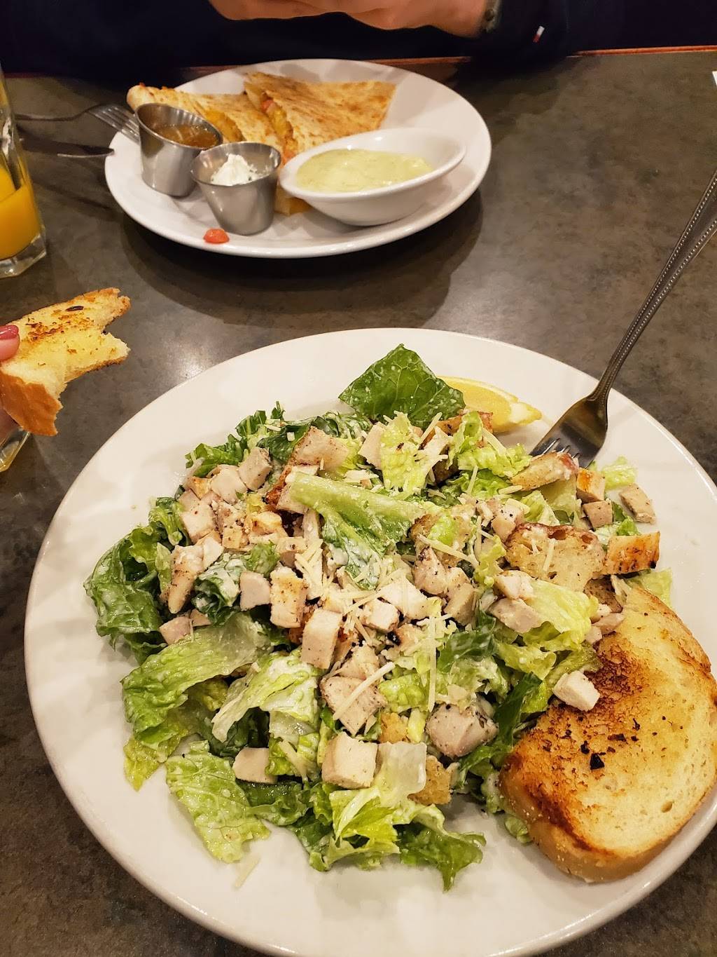 Yankee Grill | restaurant | 1 S Grady Way, Renton, WA 98057, USA | 4252558543 OR +1 425-255-8543