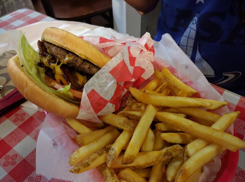 The Burger Barn | restaurant | 1101 Damon St, Rosenberg, TX 77471, USA | 2812397800 OR +1 281-239-7800