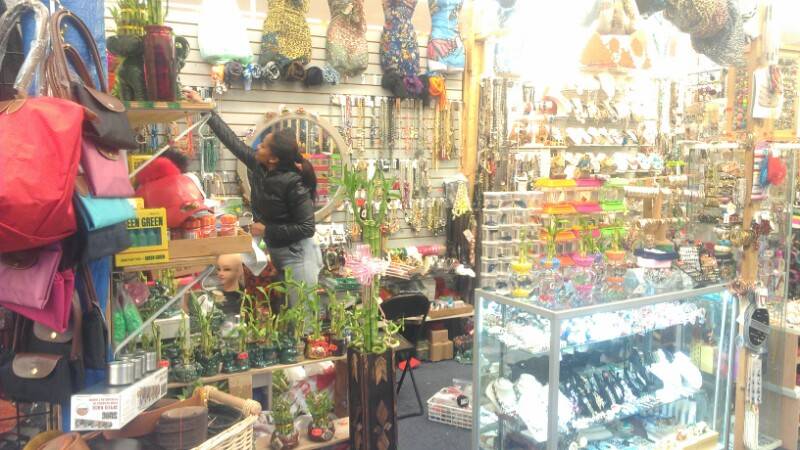 Americana Expo Center Flea Market | restaurant | 740 Plainfield St, Providence, RI 02909, USA | 4014904000 OR +1 401-490-4000