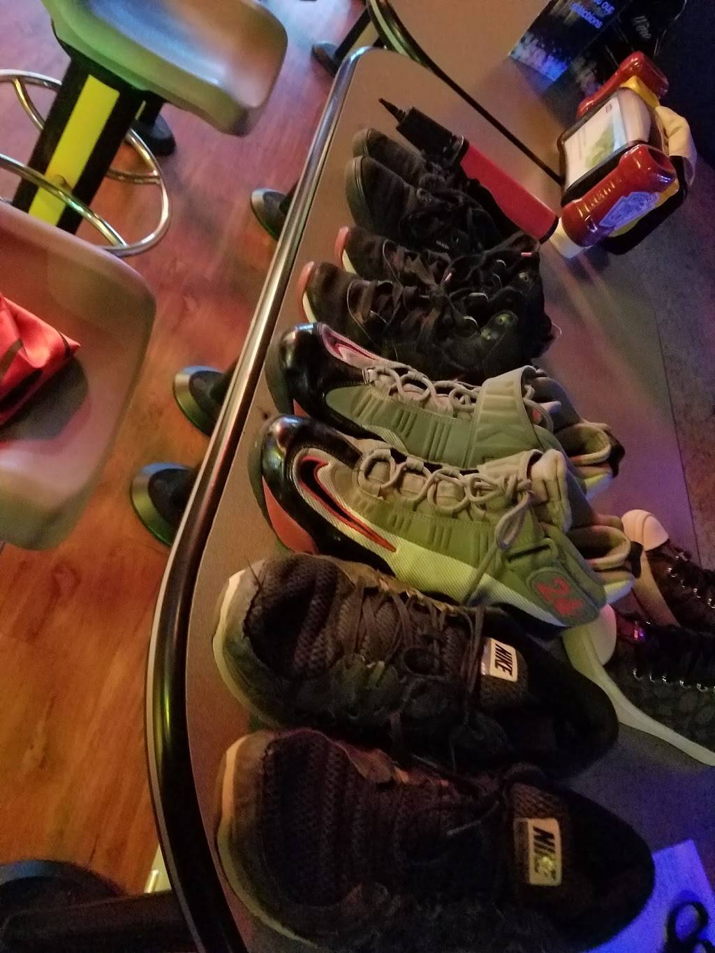 Bruceys Sports Bar | restaurant | 479 Brightwell Ct, Loganville, GA 30052, USA | 7705546262 OR +1 770-554-6262