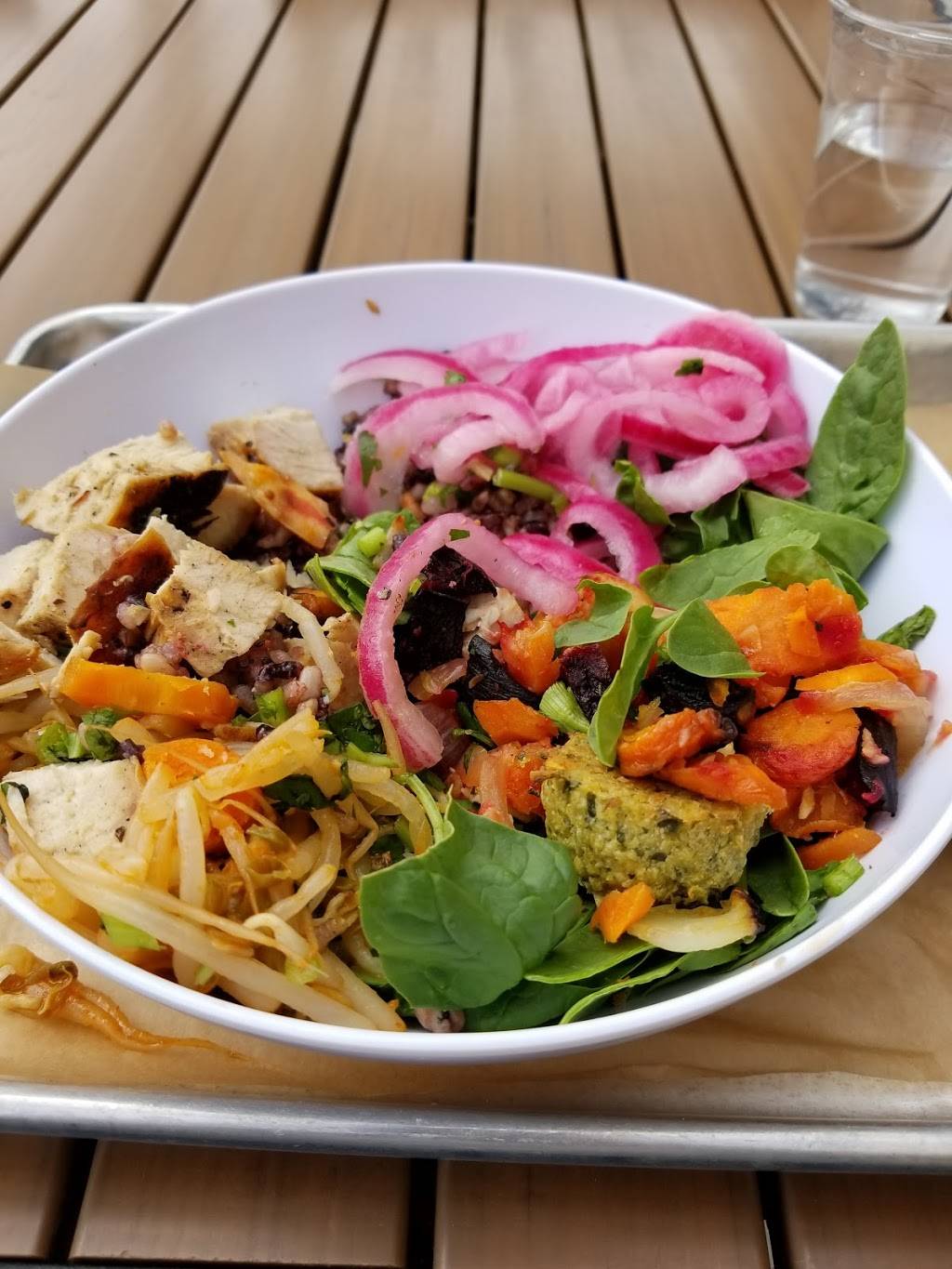 CoreLife Eatery | restaurant | 7809 Mentor Ave, Mentor, OH 44060, USA | 4407016206 OR +1 440-701-6206