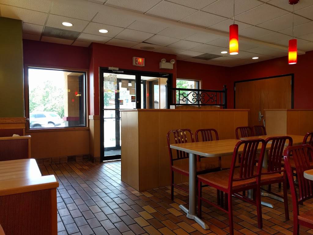 Popeyes Louisiana Kitchen | restaurant | 25 S Pickett St, Alexandria, VA 22304, USA | 7033700281 OR +1 703-370-0281