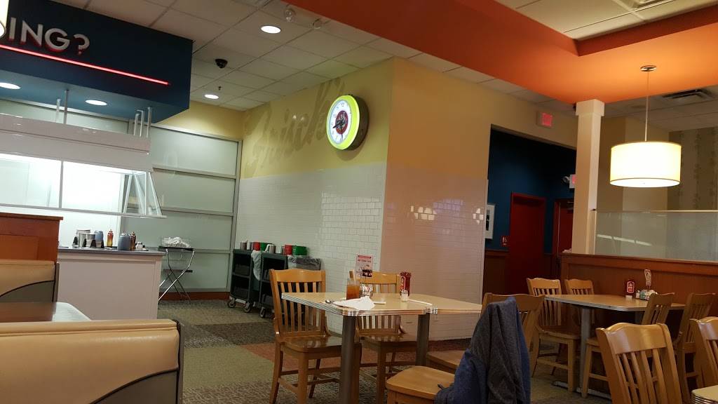 Frischs Big Boy | restaurant | 5202 Delhi Avenue, Cincinnati, OH 45238, USA | 5134515920 OR +1 513-451-5920