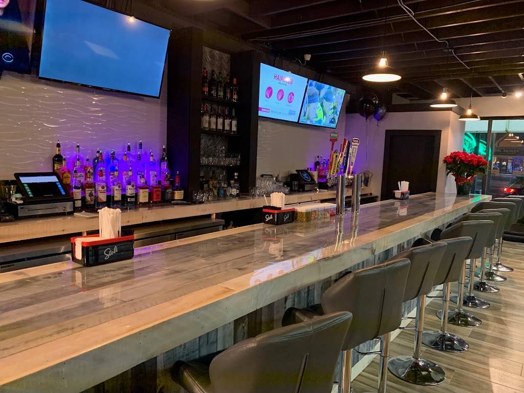 Long Shot Bar & Grill | restaurant | 1972 Jericho Turnpike, Commack, East Northport, NY 11731, USA | 6319206636 OR +1 631-920-6636