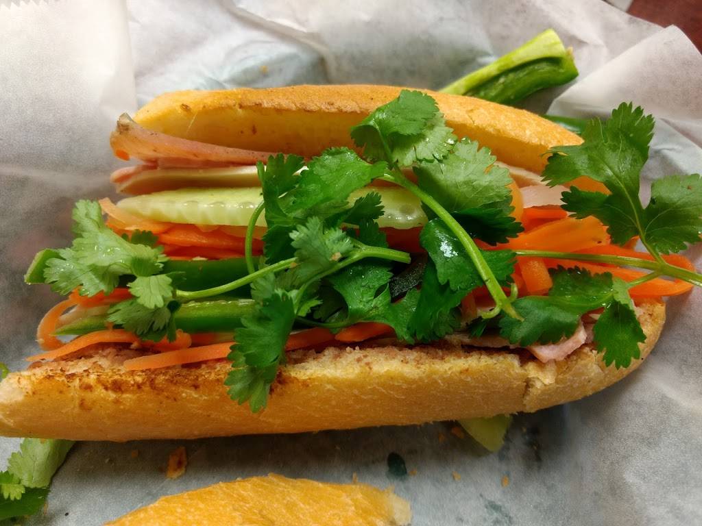 Crispy Banh Mi | restaurant | 2775, 5100 South Blvd suite c, Charlotte, NC 28217, USA | 9808591580 OR +1 980-859-1580