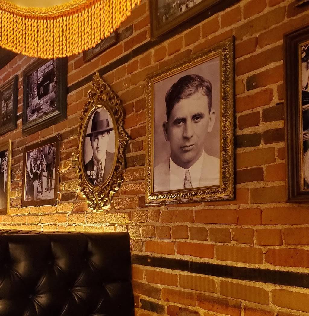 Les Contrebandiers Boissonnerie gourmande | restaurant | 300 Rue des Forges, Trois-Rivières, QC G9A 2G8, Canada | 8193702005 OR +1 819-370-2005