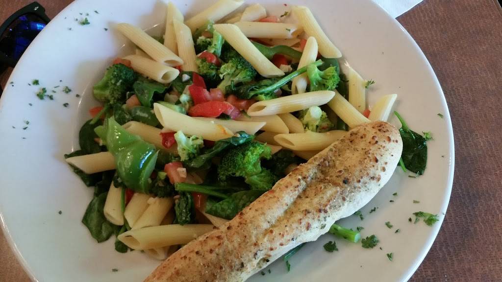 Bostons Restaurant & Sports Bar | restaurant | 191 W Nationwide Blvd, Columbus, OH 43215, USA | 6142294275 OR +1 614-229-4275