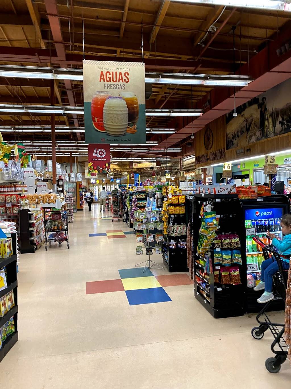 Los Altos Ranch Market | bakery | 5802 W Thomas Rd, Phoenix, AZ 85033, USA | 6238730189 OR +1 623-873-0189