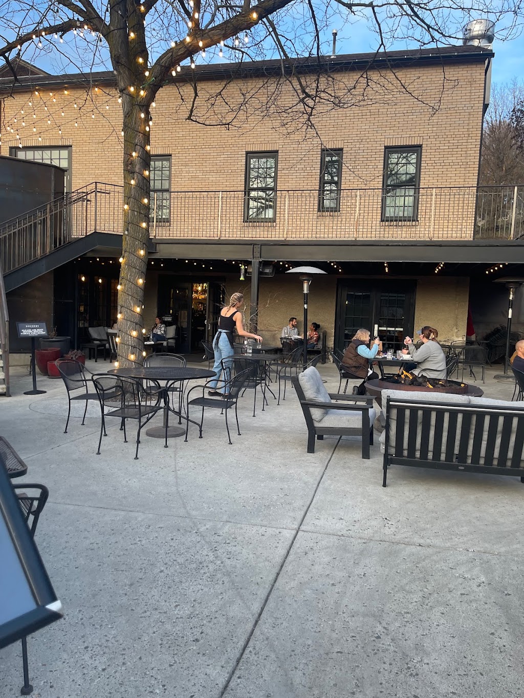 Foundry Kitchen & Cocktails | restaurant | 125 SE Spring St, Pullman, WA 99163, USA | 5093397727 OR +1 509-339-7727