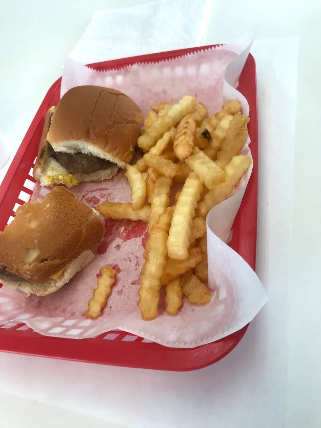 Royal Castle | restaurant | 2700 NW 79th St, Miami, FL 33147, USA | 3056968241 OR +1 305-696-8241