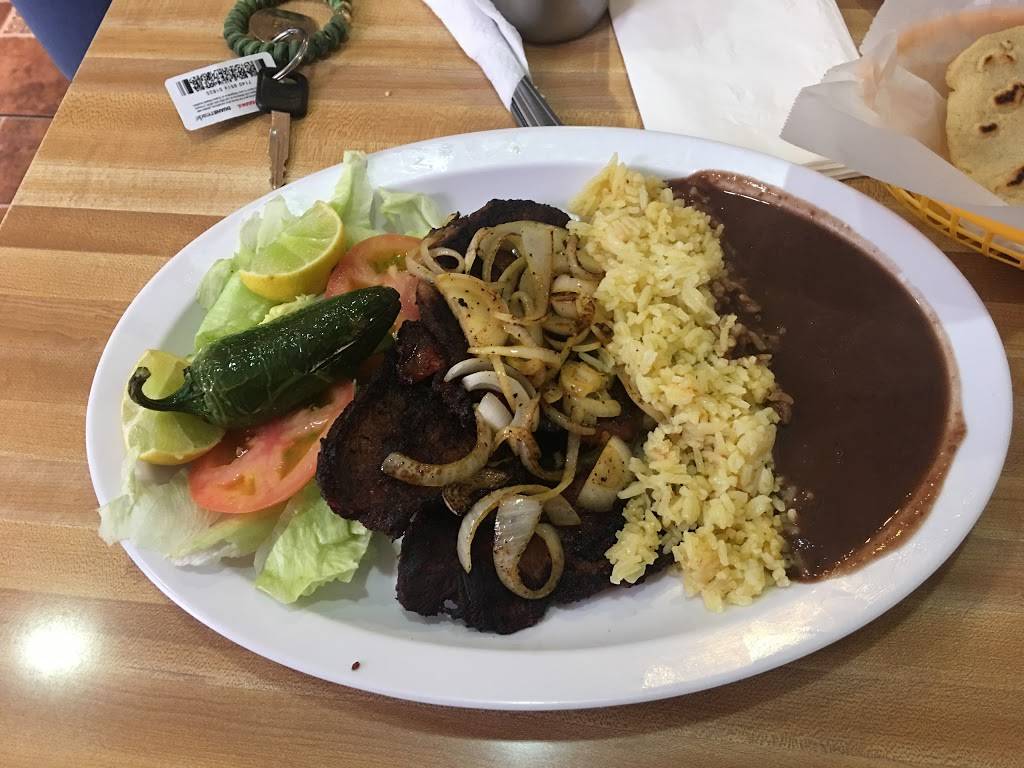 El Majahual Restaurant | restaurant | 1308 Chamberlain Ave, Bakersfield, CA 93305, USA | 6613222797 OR +1 661-322-2797