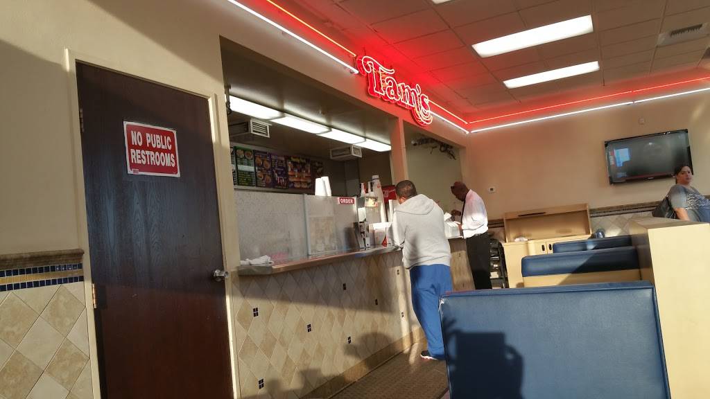 Tams Burgers | restaurant | 14760 Bellflower Blvd, Bellflower, CA 90706, USA | 5629255680 OR +1 562-925-5680