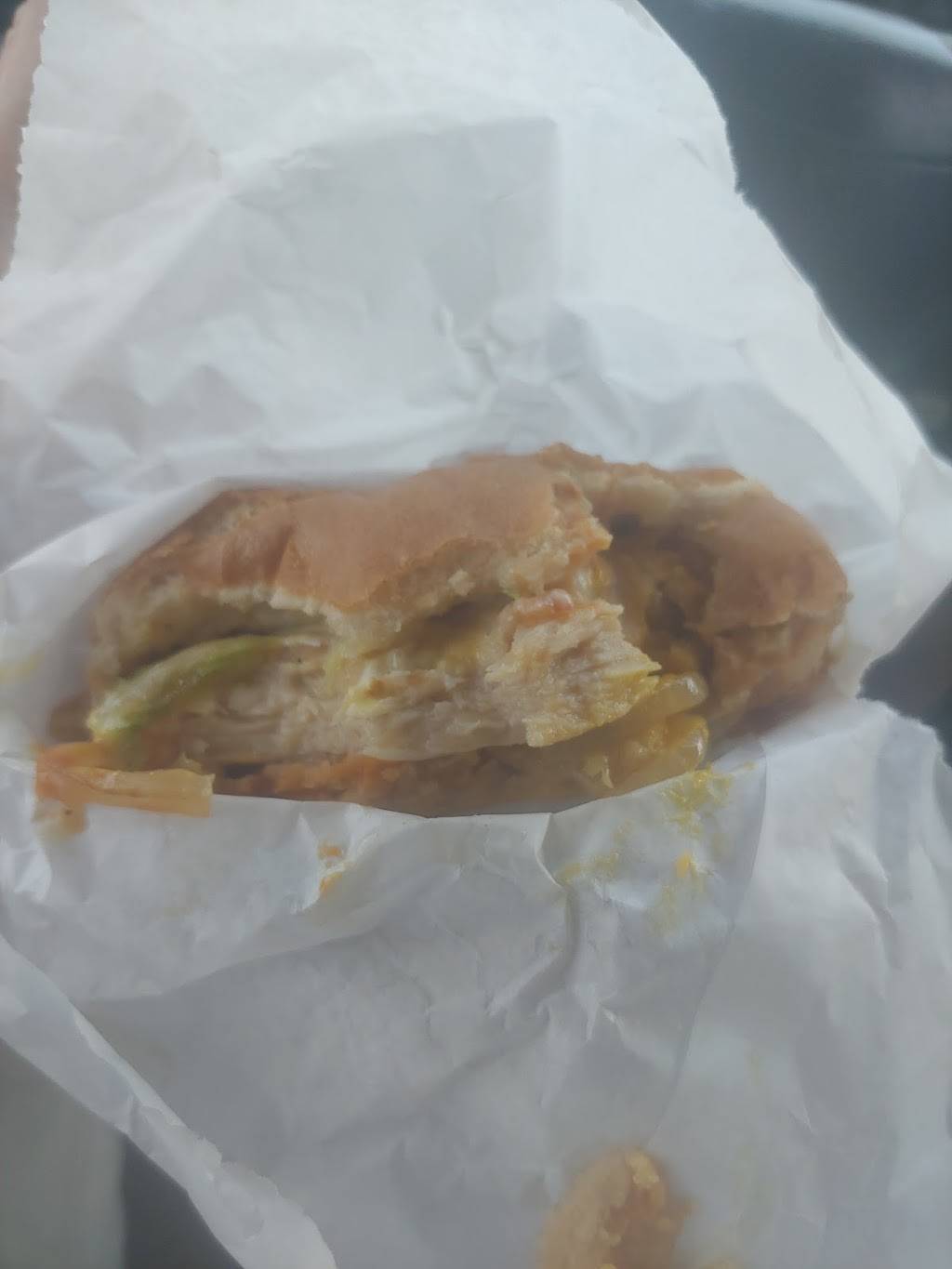 Lynns Drive Inn | restaurant | 3705 Coal Heritage Rd, Bluewell, WV 24701, USA | 3045896279 OR +1 304-589-6279