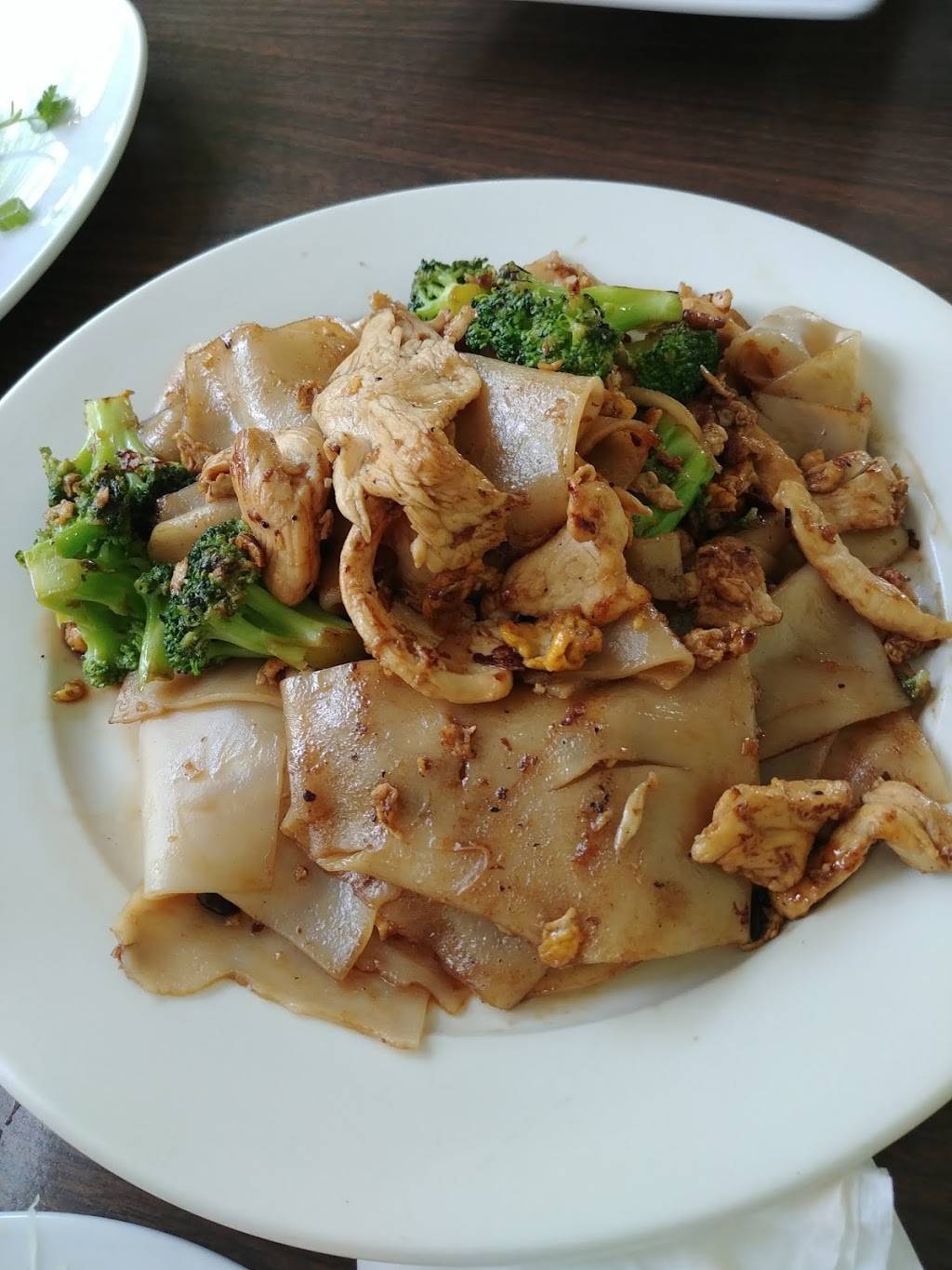 eaThai Restaurant | restaurant | 4011 Norbeck Rd, Rockville, MD 20853, USA | 3019241592 OR +1 301-924-1592